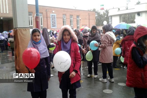 نواخته شدن زنگ انقلاب در دبستان‌های ناحیه 3 شیراز