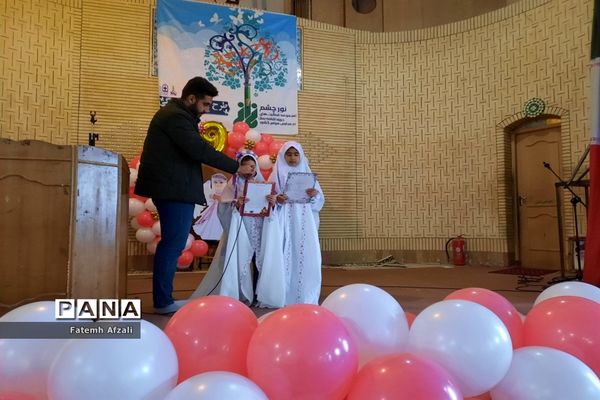 جشن عبادت ۳۶۰ دانش‌آموز پایه سوم در حسینیه بیت‌العباس