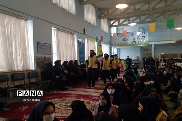 برگزاری اجلاسیه نماز دبیرستان دخترانه شاهد فیض ناحیه 3 شیراز