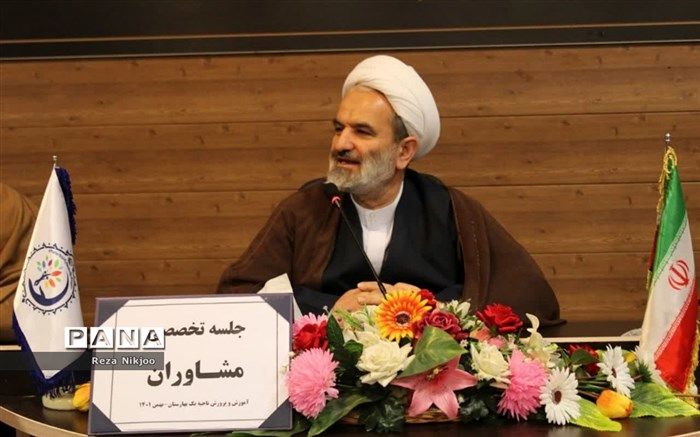 مشاورین مدارس روش‌های درست تقلید و سبک زندگی را به دانش‌آموزان بیاموزند