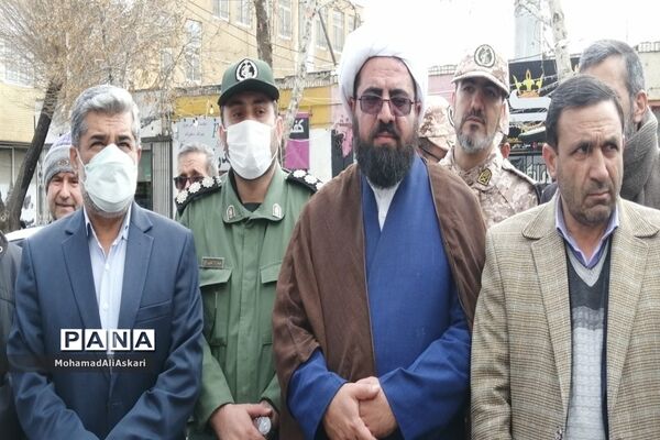 نواخته شدن زنگ انقلاب در مدارس اقلید استان فارس