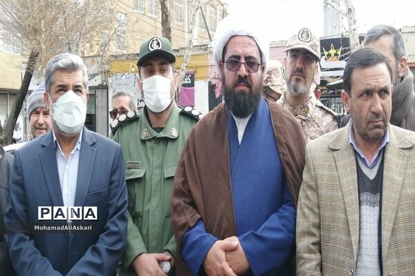 نواخته شدن زنگ انقلاب در مدارس اقلید استان فارس