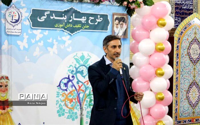 نماز، نشانه بندگی و اتحاد مسلمانان است