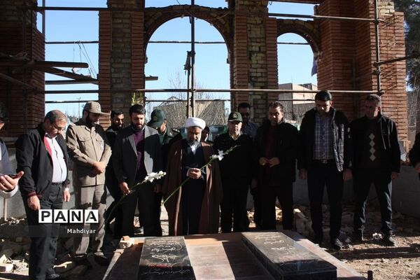 گلباران مزار شهدای گمنام در بخش جوادآباد