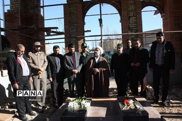 گلباران مزار شهدای گمنام در بخش جوادآباد