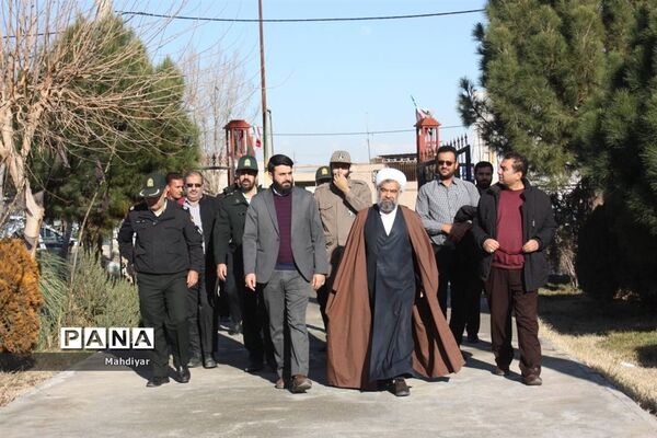 گلباران مزار شهدای گمنام در بخش جوادآباد