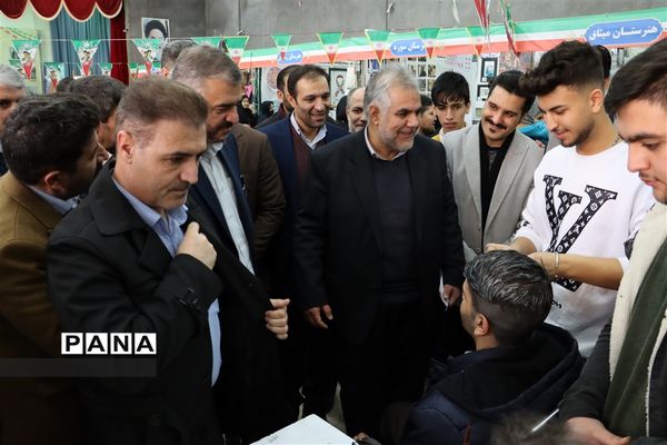 نمایشگاه دستاوردهای هنرآموزان هنرستان‌های ناحیه ۲ زنجان