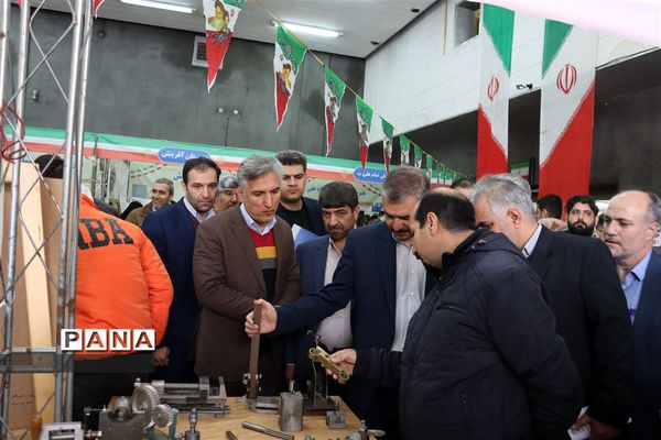 نمایشگاه دستاوردهای هنرآموزان هنرستان‌های ناحیه ۲ زنجان