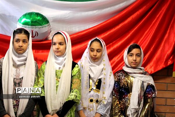 آمادگی دانش‌آموزان برای استقبال از دهه فجر