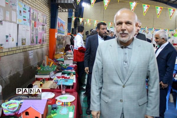 اجرای مراسم دهه فجر انقلاب اسلامی در مدارس بوشهر