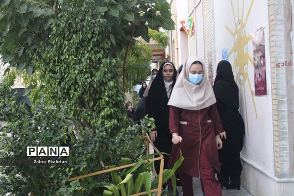 اجرای مراسم دهه فجر انقلاب اسلامی در مدارس بوشهر