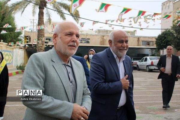 اجرای مراسم دهه فجر انقلاب اسلامی در مدارس بوشهر