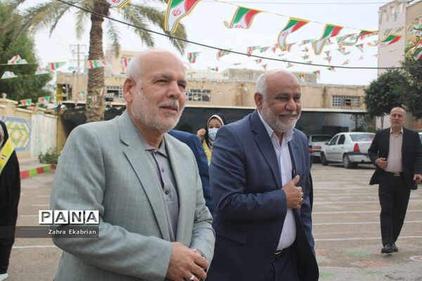 اجرای مراسم دهه فجر انقلاب اسلامی در مدارس بوشهر