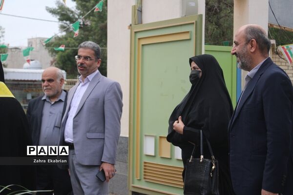 اجرای مراسم دهه فجر انقلاب اسلامی در مدارس بوشهر