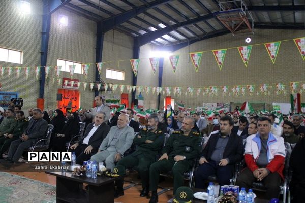 اجرای مراسم دهه فجر انقلاب اسلامی در مدارس بوشهر