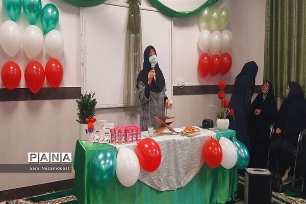 جشن میلاد حضرت علی(ع) و دهه مبارک فجر در دبیرستان حضرت معصومه(س)