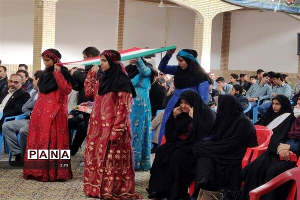 گرامیداشت دهه فجر در مدارس شهرستان مروست