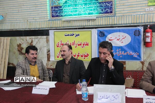 نماز جمعه اسلامشهر همراه با برپایی میزخدمت