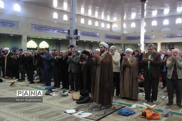 نماز جمعه اسلامشهر همراه با برپایی میزخدمت
