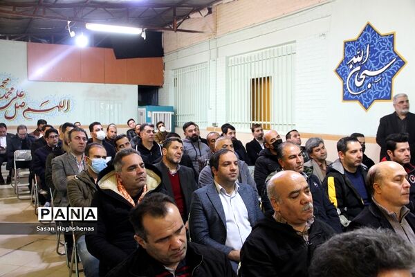 جلسه آموزش خانواده و گرامیداشت مقام پدردر آموزشگاه جلال آل احمد اسلامشهر