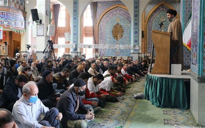 زن در متن حوادث مهم تاریخی قرار دارد