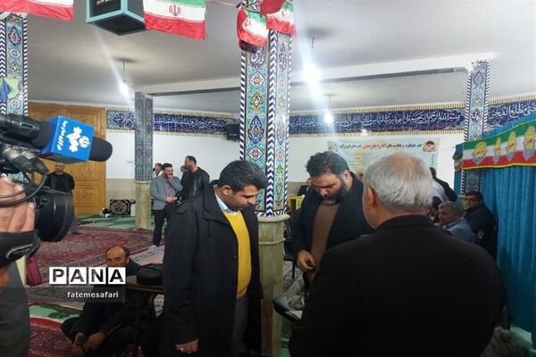 برپایی میز خدمت در نماز جمعه فیروزکوه