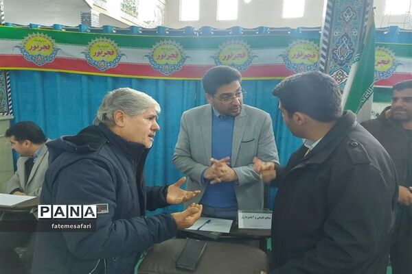 برپایی میز خدمت در نماز جمعه فیروزکوه