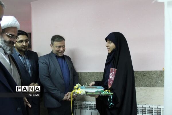 زنگ انقلاب در مدارس شهرستان سمنان نواخته شد
