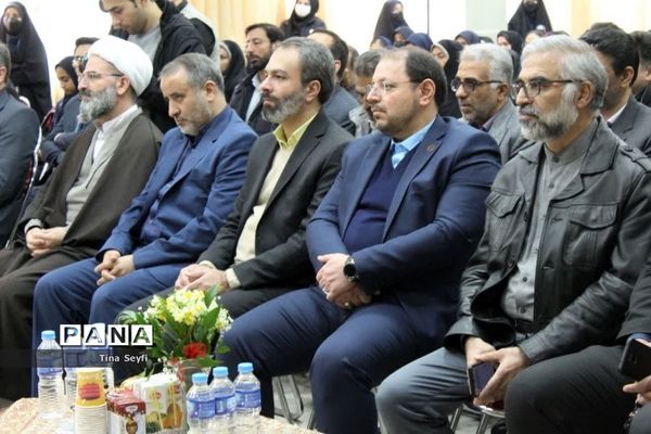 زنگ انقلاب در مدارس شهرستان سمنان نواخته شد