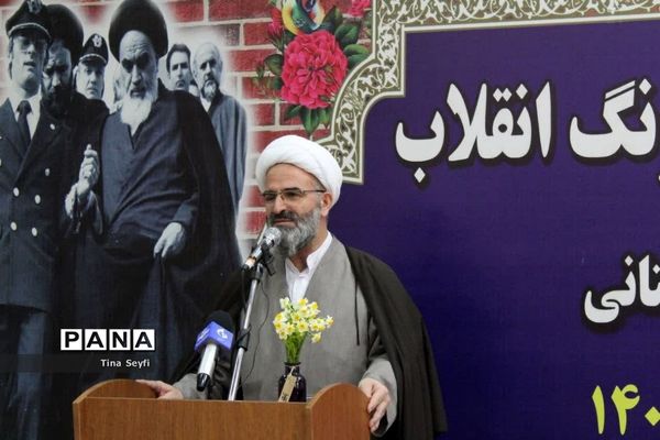 زنگ انقلاب در مدارس شهرستان سمنان نواخته شد