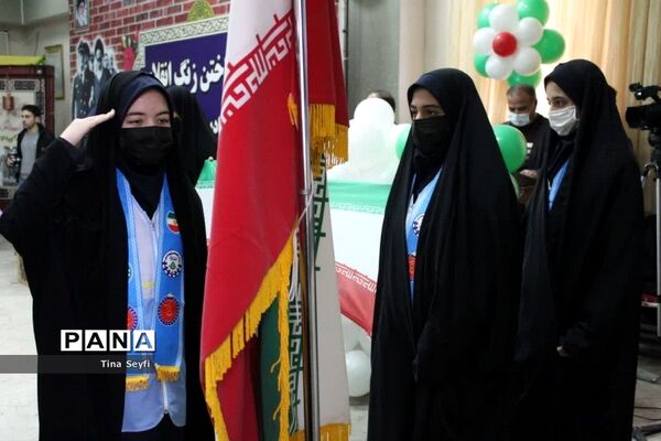 زنگ انقلاب در مدارس شهرستان سمنان نواخته شد