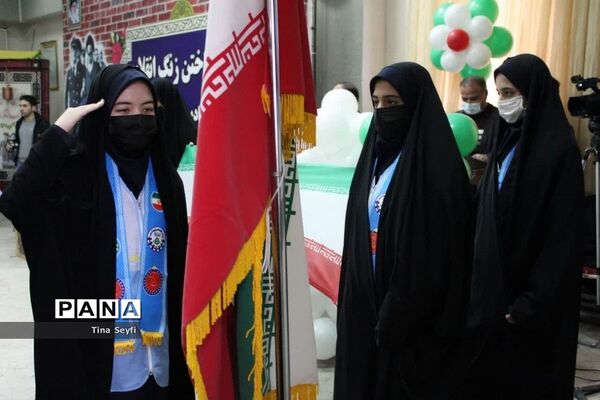 زنگ انقلاب در مدارس شهرستان سمنان نواخته شد