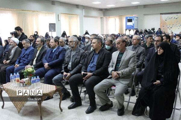 زنگ انقلاب در مدارس شهرستان سمنان نواخته شد