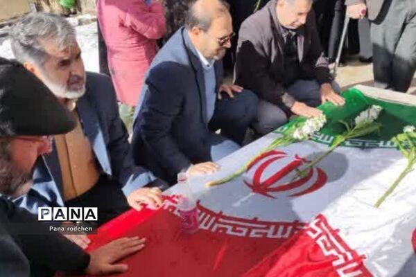 غباروبی و عطرافشانی شهدای آبعلی و دو شهید گمنام و شهدای سادات محله در رودهن