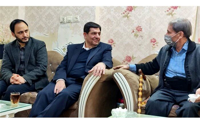 دیدار معاون اول رئیس‌جمهوری با پدر شهیدان مرشدی