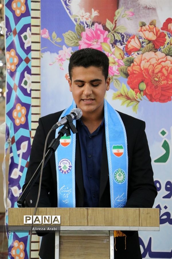 برگزاری نماز جمعه با حضور پرشور مردم کاشمر