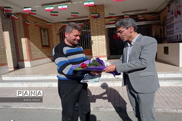 دیدار عیدانه با یکی از بهترین‌های مدرسه در رودهن