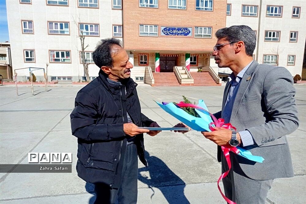 دیدار عیدانه با یکی از بهترین‌های مدرسه در رودهن