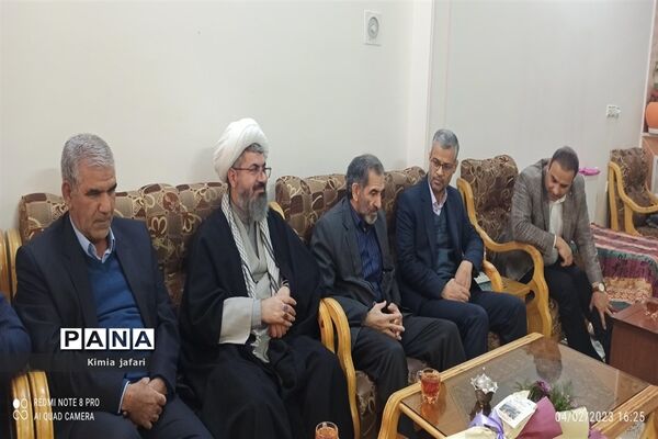 مراسم تجلیل از برادر و فرزند شهید امامی در کاشمر