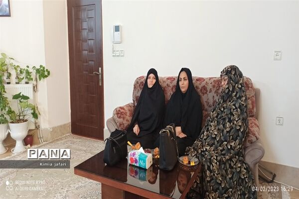 مراسم تجلیل از برادر و فرزند شهید امامی در کاشمر
