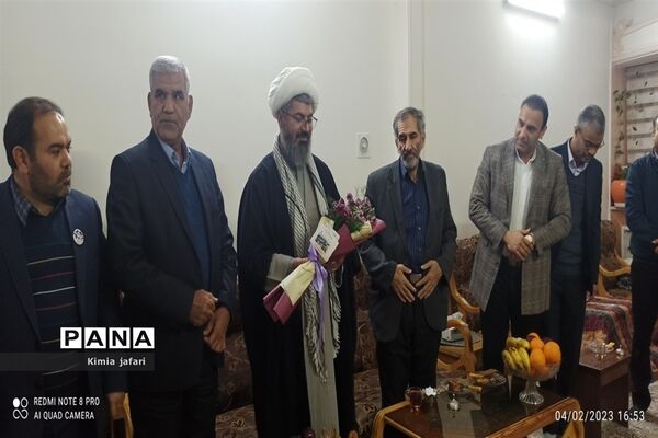 مراسم تجلیل از برادر و فرزند شهید امامی در کاشمر
