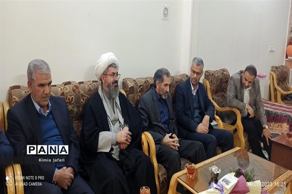 مراسم تجلیل از برادر و فرزند شهید امامی در کاشمر