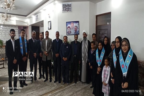 مراسم تجلیل از برادر و فرزند شهید امامی در کاشمر