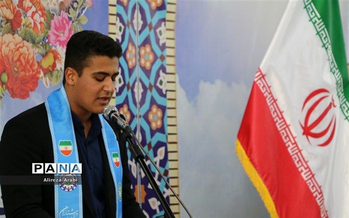 دانش‌آموزان نقش بسزایی در ایجاد این انقلاب داشتند 