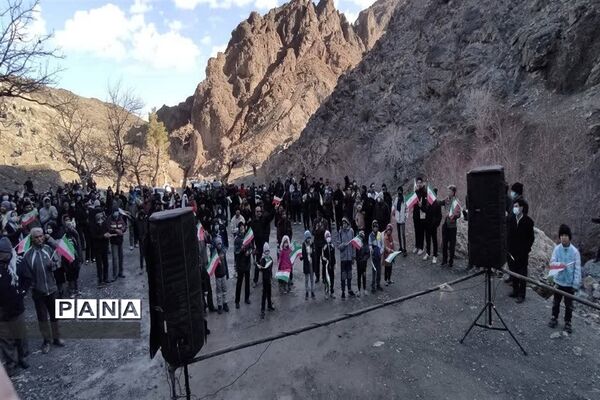 همایش پیاده‌‎روی خانوادگی آدینه به مناسبت 13 رجب و دهه فجر انقلاب اسلامی در بیرجند