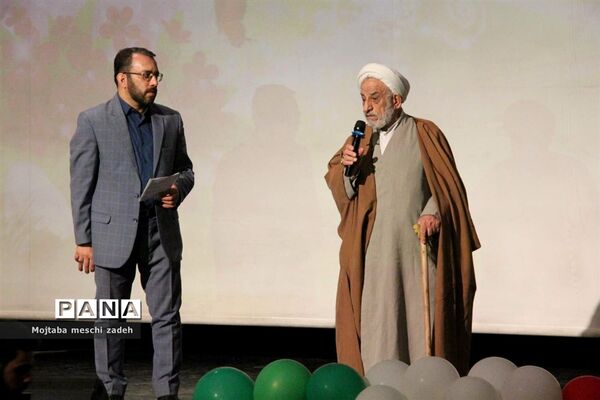 مراسم جشن عبادت دختران دانش‌آموز در فرهنگسرای خاوران