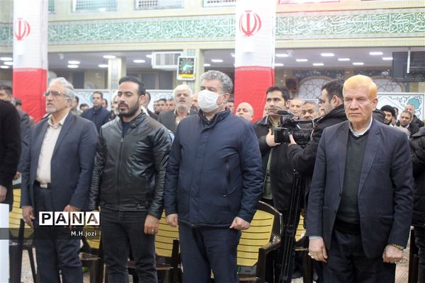 رونمایی از کتاب «امیر خط شکن» با حضور فرمانده‌کل ارتش در قم