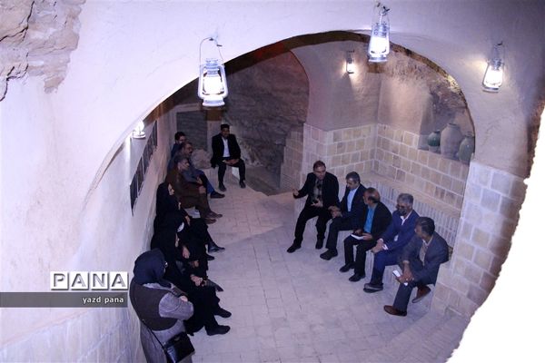 اردوی بازدید از بافت تاریخی یزد ویژه مدیران مدارس ناحیه یک یزد