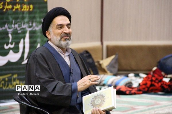 برگزاری مراسم اعتکاف دانش‌آموزان پسر مدارس شهرری