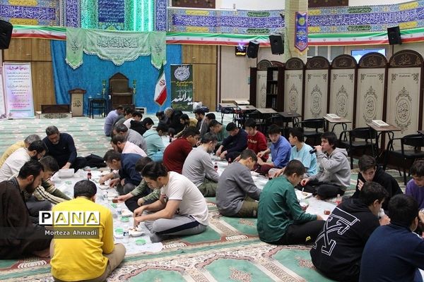 برگزاری مراسم اعتکاف دانش‌آموزان پسر مدارس شهرری